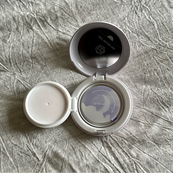 EM Cosmetics highlighter ✨ - Picture 4 of 6